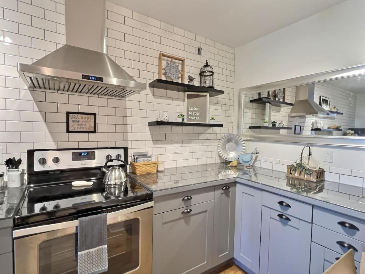 R And R Guest House Moberly Экстерьер фото