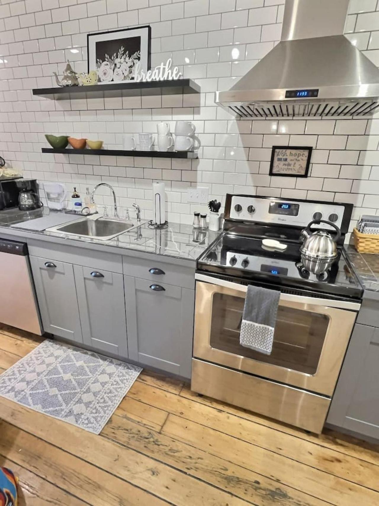R And R Guest House Moberly Экстерьер фото